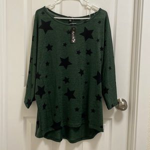 Fig and Blu dark green with black stars 3/4 blouse size 2X